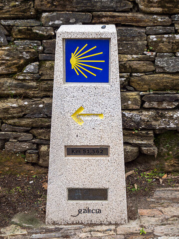 Mojón camino de santiago